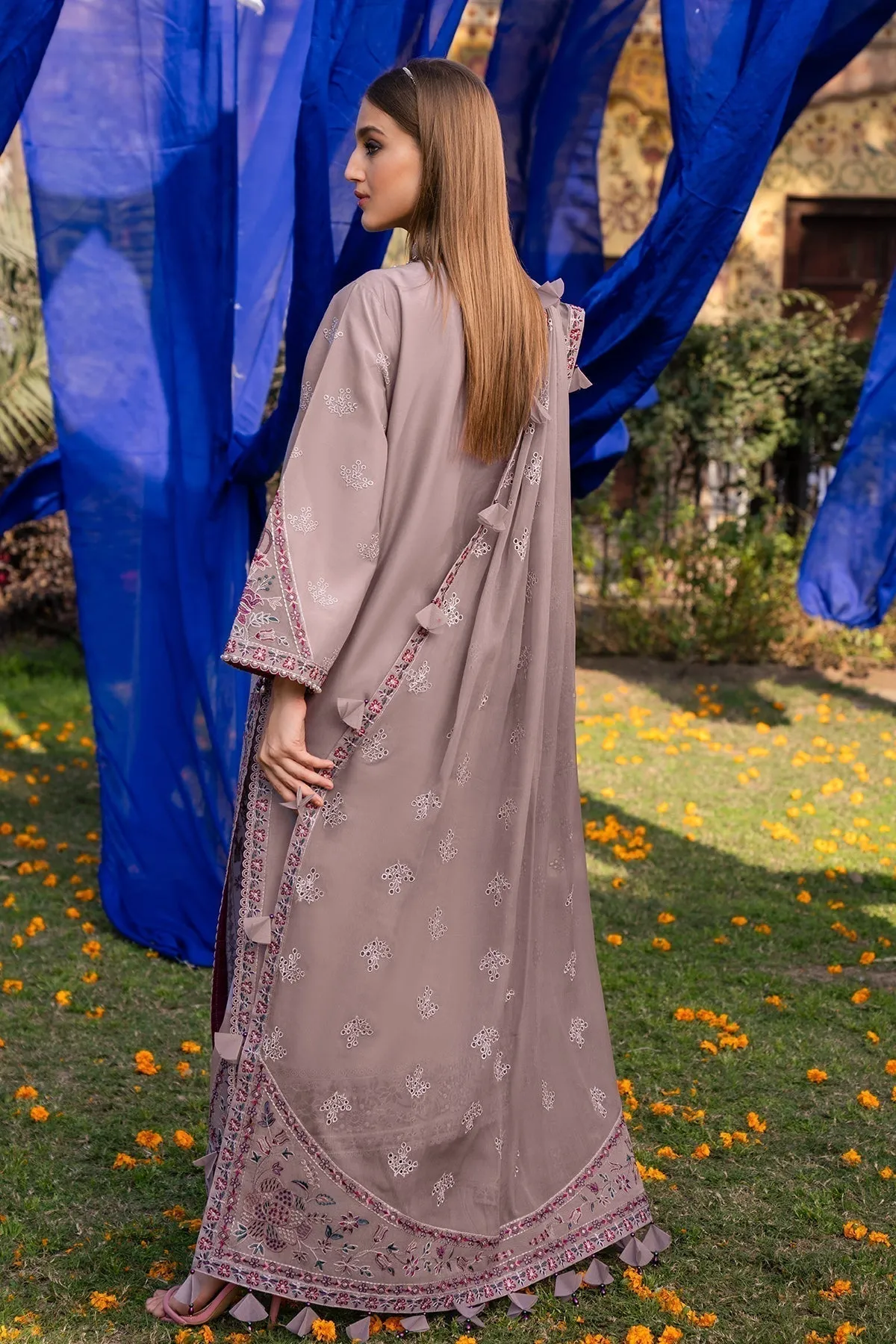 Alizeh | Rawayat Luxury Lawn 24 | Meraat