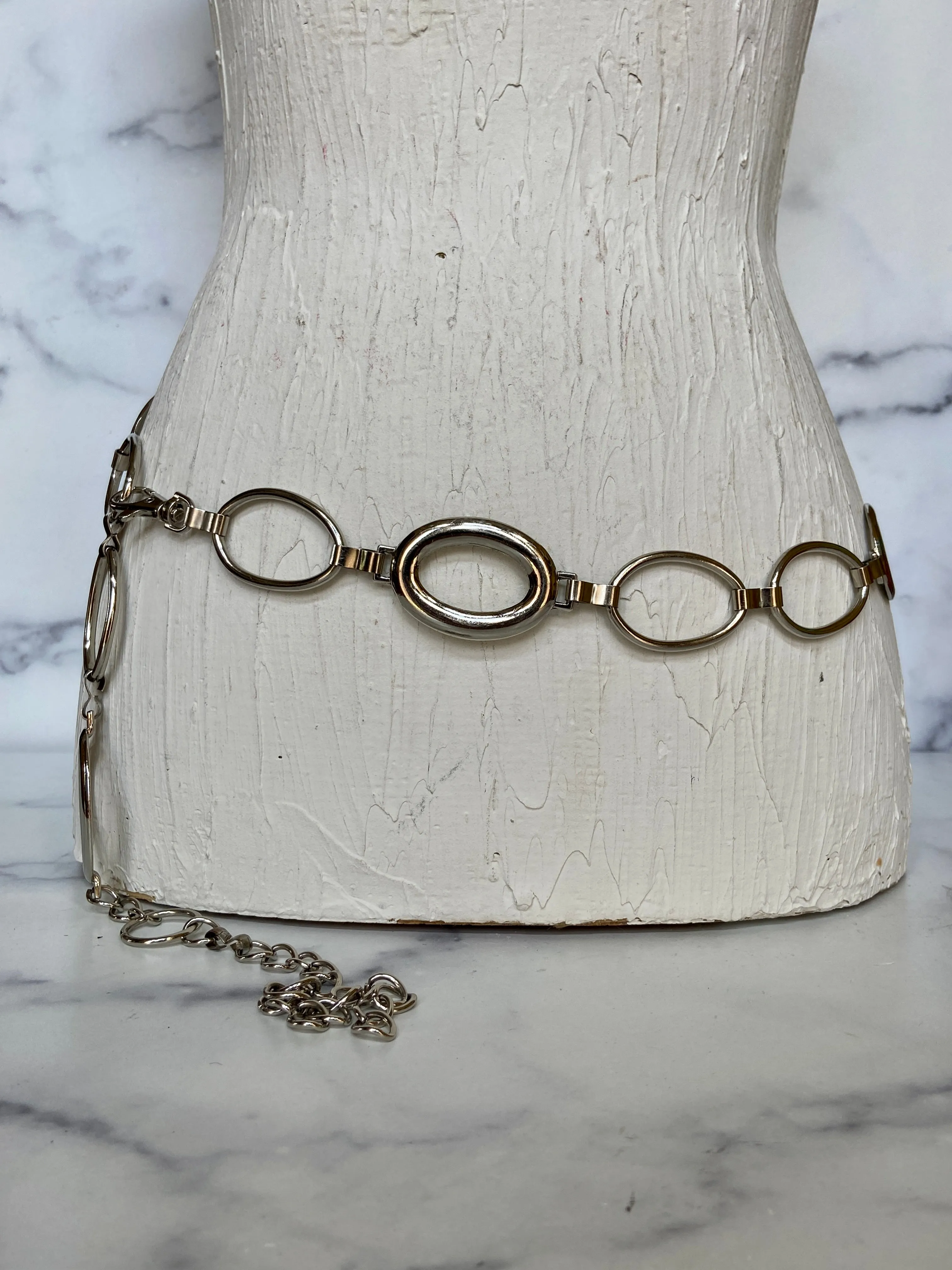 Kind of oval belt